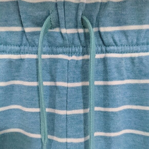 Nike | Girls Striped Sports Shorts - Picture 4 of 6